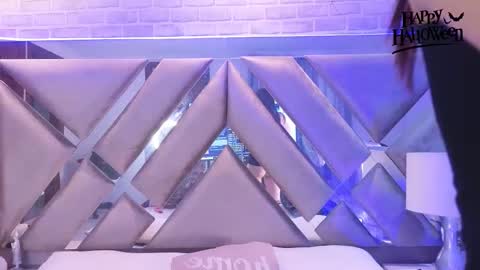 Snapshot of harperwest_ chatting on October 17, 2025, 8:44 pm Harper online show from October 17, 2025, 8:44 pm