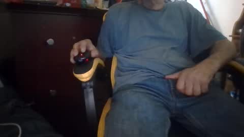 Snapshot of harry1cannary chatting on October 24, 2025, 3:52 pm harry1cannary online show from October 24, 2025, 3:52 pm