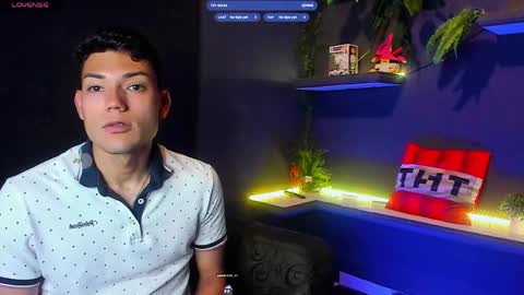 Snapshot of harrydavidsonx chatting on April 17, 2026, 4:10 pm ... online show from April 17, 2026, 4:10 pm