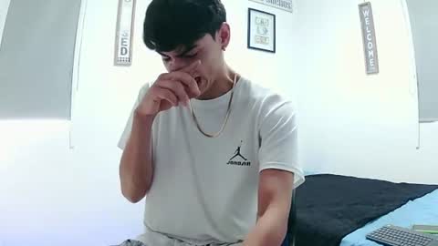 Snapshot of harrythomson1 chatting on July 27, 2026, 2:35 pm harry thomson online show from July 27, 2026, 2:35 pm