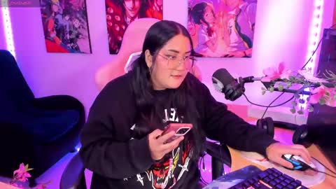 Snapshot of haruu2 chatting on February 22, 2025, 5:24 pm karen online show from February 22, 2025, 5:24 pm