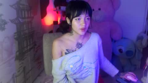 Im Emily and I could be the love of your life    online show from September 16, 2025, 2:01 am