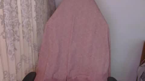 lady online show from May 13, 2026, 3:42 pm