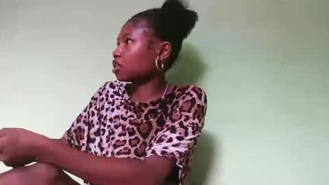 Snapshot of hasleyinah chatting on March 4, 2026, 8:53 am hasleyinah online show from March 4, 2026, 8:53 am