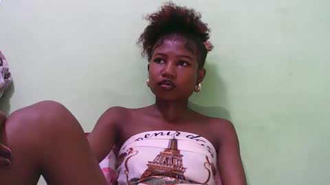 Snapshot of hasleyinah chatting on March 16, 2026, 11:25 am hasleyinah online show from March 16, 2026, 11:25 am