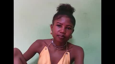 Snapshot of hasleyinah chatting on April 2, 2026, 5:16 am hasleyinah online show from April 2, 2026, 5:16 am