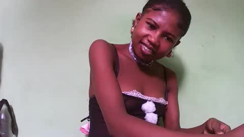 Snapshot of hasleyinah chatting on April 5, 2026, 8:11 am hasleyinah online show from April 5, 2026, 8:11 am