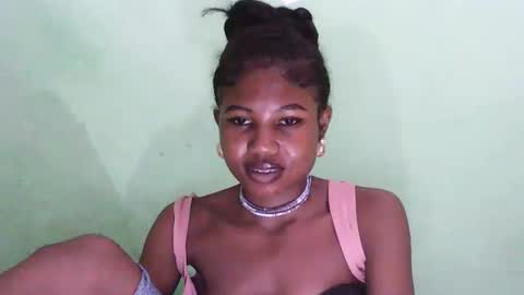 Snapshot of hasleyinah chatting on April 6, 2026, 10:11 pm hasleyinah online show from April 6, 2026, 10:11 pm