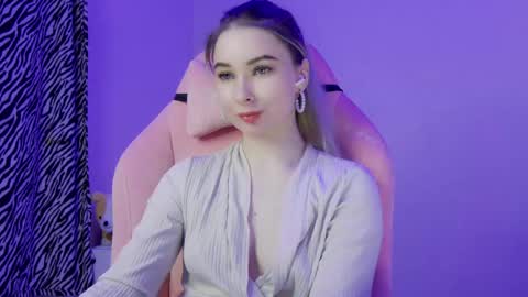Anna online show from April 22, 2026, 11:28 pm