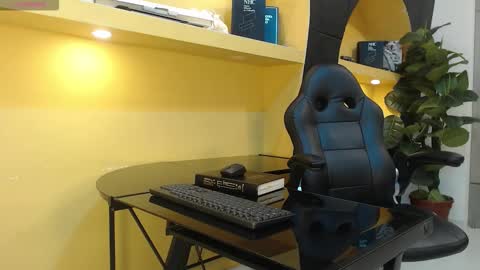 Snapshot of hatsajones chatting on September 12, 2025, 12:27 pm hatsajones online show from September 12, 2025, 12:27 pm