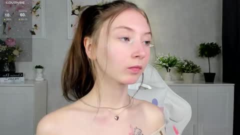 Snapshot of havefunwithmee_ chatting on October 15, 2025, 9:09 am Lola online show from October 15, 2025, 9:09 am