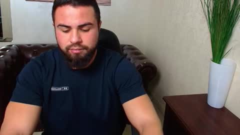 HayesWood online show from January 18, 2026, 5:33 am