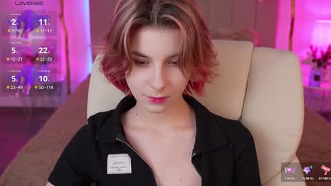 haylaamber online show from December 8, 2024, 8:04 pm