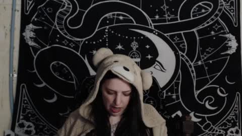 Hayle Woods online show from December 5, 2024, 3:15 am
