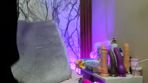 hayley miller online show from November 3, 2025, 1:08 am