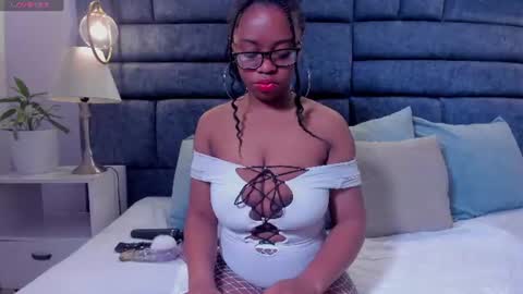 hazel_lanee online show from June 29, 2026, 7:58 am