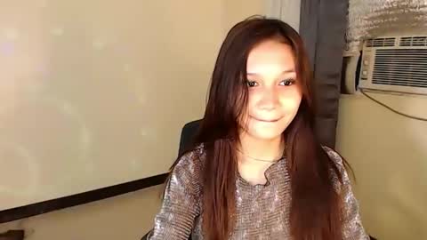 hazel_loves_you143 online show from September 16, 2025, 5:30 am