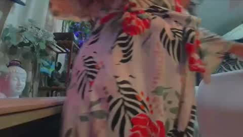 Snapshot of hazel_lyn222 chatting on October 18, 2025, 12:39 pm Hazel online show from October 18, 2025, 12:39 pm