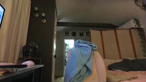 Snapshot of hazel_lyn222 chatting on February 9, 2026, 8:40 am Hazel online show from February 9, 2026, 8:40 am