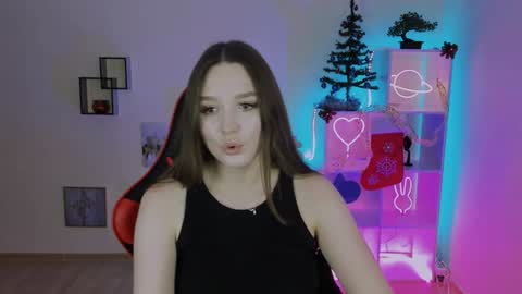 Snapshot of hazel_sullivan chatting on December 4, 2024, 4:38 pm Hazel online show from December 4, 2024, 4:38 pm