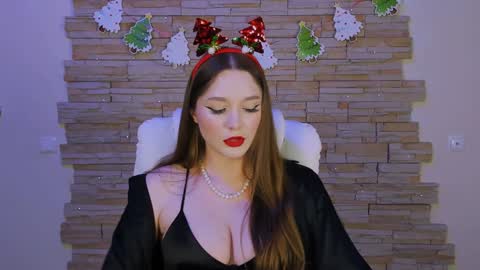 Snapshot of hazel_sullivan chatting on December 9, 2024, 8:33 pm Hazel online show from December 9, 2024, 8:33 pm