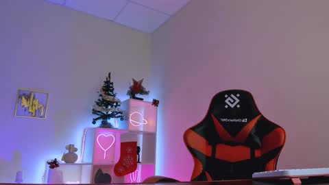 Snapshot of hazel_sullivan chatting on December 25, 2024, 7:24 pm Hazel online show from December 25, 2024, 7:24 pm
