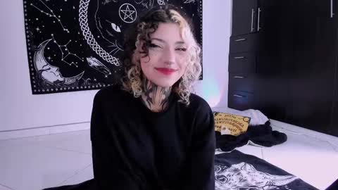 Snapshot of hazellwitch chatting on March 4, 2025, 1:28 pm Hazell Witch online show from March 4, 2025, 1:28 pm