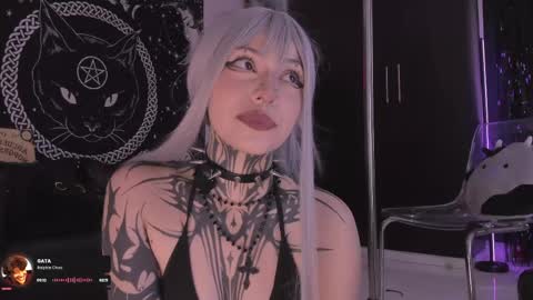 Hazell Witch online show from May 30, 2026, 8:39 pm