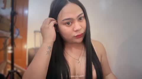 HAZEL MADONNA online show from June 25, 2026, 6:07 am