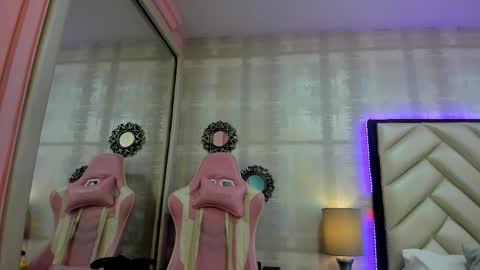 HazelMoret online show from September 17, 2025, 11:34 am