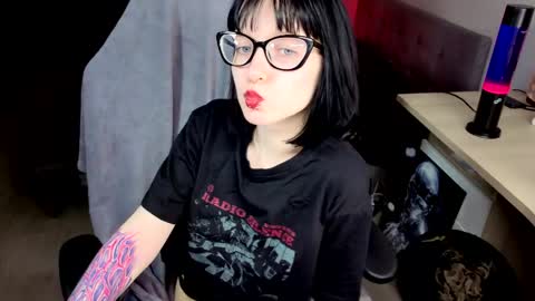 hazeltompson online show from March 23, 2026, 12:31 pm