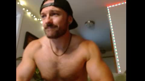 Snapshot of hbdude27 chatting on October 30, 2025, 12:23 am RinnDude35 online show from October 30, 2025, 12:23 am