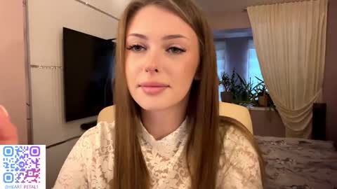 Mona online show from November 7, 2025, 9:09 am