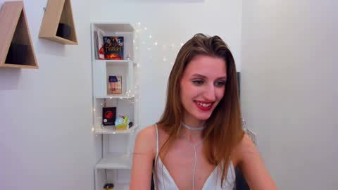 heartedlove_1 online show from January 20, 2025, 6:10 pm