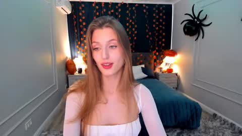 heartedlove_1 online show from October 26, 2025, 11:38 am