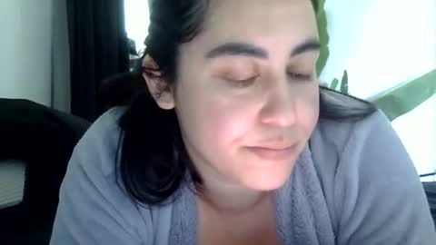 Snapshot of heatwavee chatting on June 10, 2026, 2:05 pm heatwavee online show from June 10, 2026, 2:05 pm