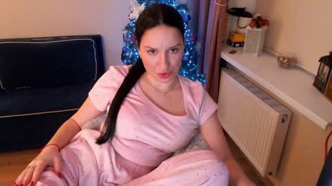 Heaven girl online show from January 20, 2025, 5:37 pm