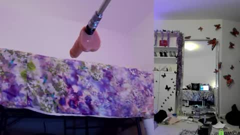 Helen online show from December 17, 2025, 1:11 am