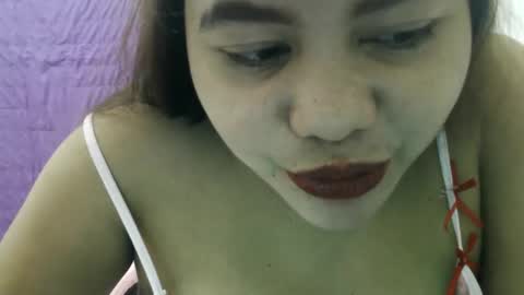 heavenlyeyes69 online show from May 15, 2026, 7:21 pm