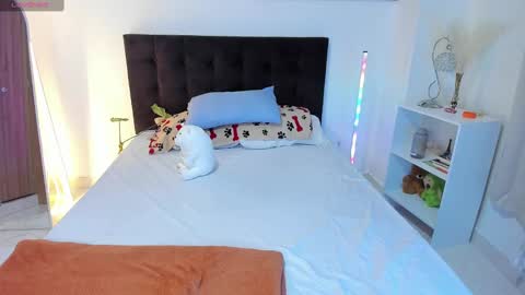 Amandabelk online show from January 1, 2025, 1:37 am