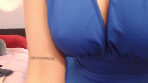 hebelongs2her online show from September 22, 2025, 2:41 pm