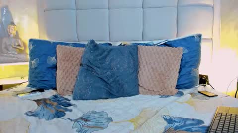 Snapshot of hecate1_ chatting on October 16, 2025, 10:44 pm Keira Hecate online show from October 16, 2025, 10:44 pm