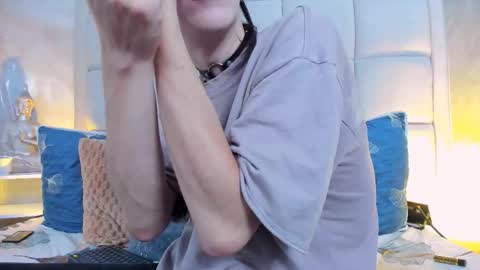 Snapshot of hecate1_ chatting on October 17, 2025, 8:33 pm Keira Hecate online show from October 17, 2025, 8:33 pm