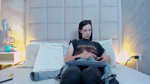 Snapshot of hecate1_ chatting on October 20, 2025, 8:31 pm Keira Hecate online show from October 20, 2025, 8:31 pm