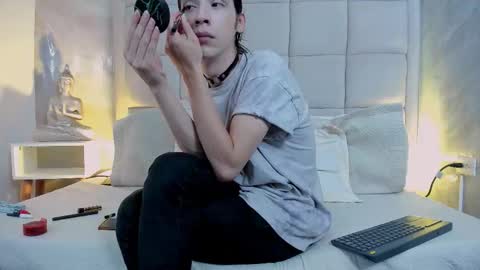 Snapshot of hecate1_ chatting on October 24, 2025, 8:27 pm Keira Hecate online show from October 24, 2025, 8:27 pm