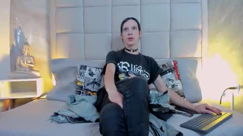 Snapshot of hecate1_ chatting on October 29, 2025, 7:48 pm Keira Hecate online show from October 29, 2025, 7:48 pm