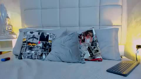 Snapshot of hecate1_ chatting on November 4, 2025, 9:03 pm Keira Hecate online show from November 4, 2025, 9:03 pm