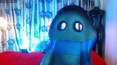Snapshot of hecate_doll chatting on May 1, 2026, 5:17 pm hecate_doll online show from May 1, 2026, 5:17 pm