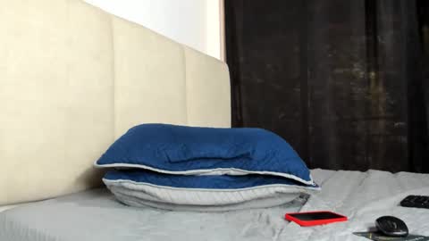  18 online show from September 24, 2025, 3:15 pm