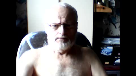 Snapshot of hedgehog61 chatting on October 18, 2025, 10:27 am hedgehog61 online show from October 18, 2025, 10:27 am